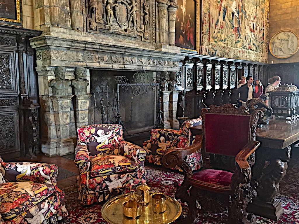 Grand salon at Hurst Castle