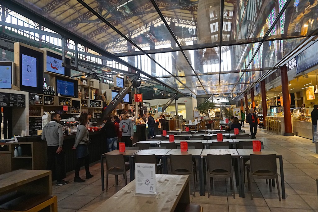 Food floor at Mercato Central