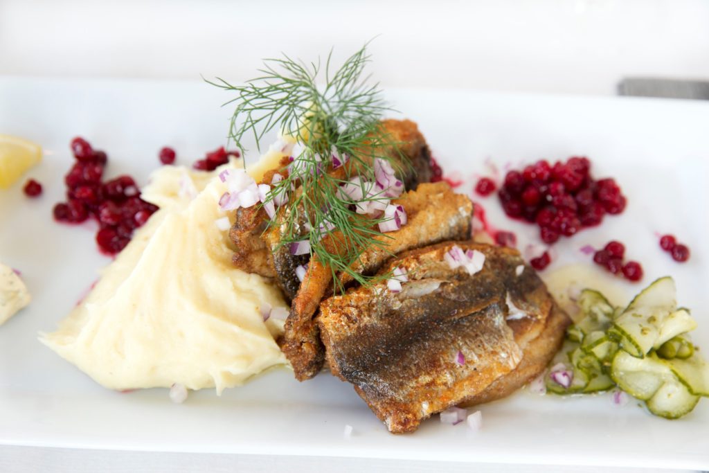 Fried herring with mashed potatoes
