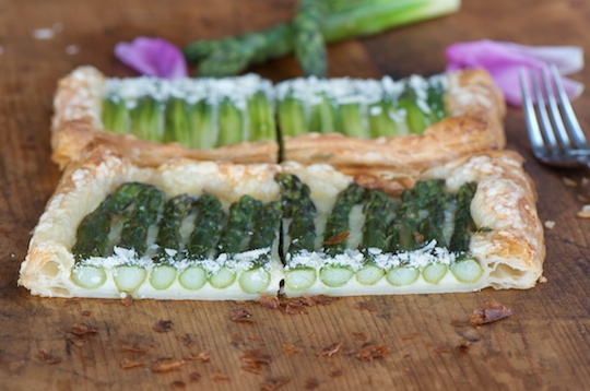 Asparagus tart with Gruyer Cheese
