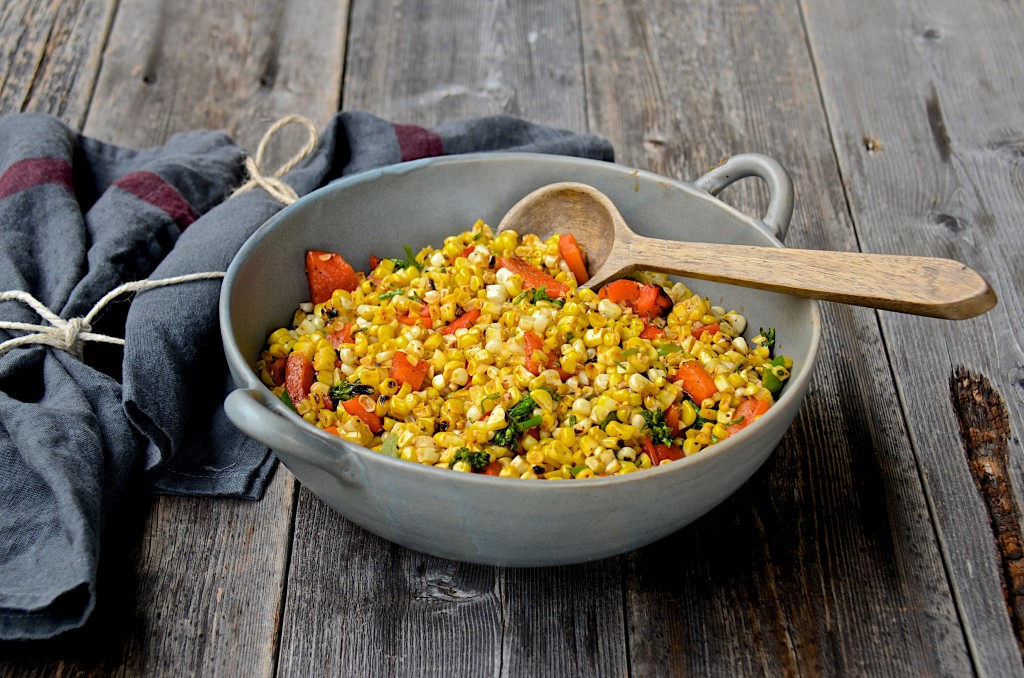 Grilled corn salad with roasted red pepper