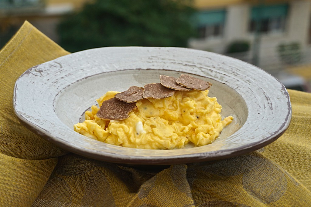 Eggs with white truffle